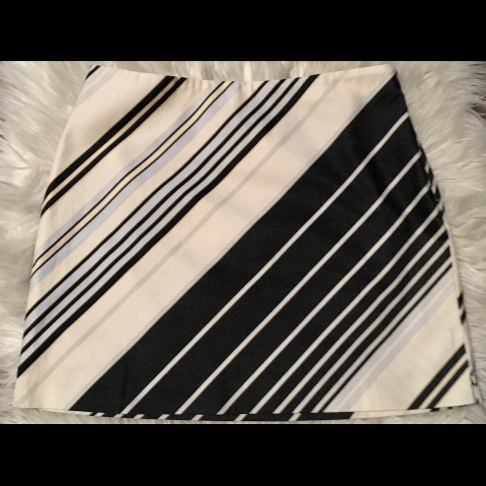 NWOT EXPRESS STRETCH MINI SKIRT SIZE 1/2